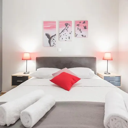 Two Bedroom For 4 Ppl Apartment *