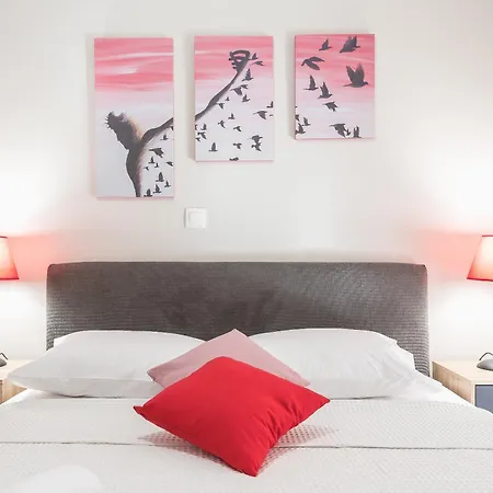 Two Bedroom For 4 Ppl Apartment